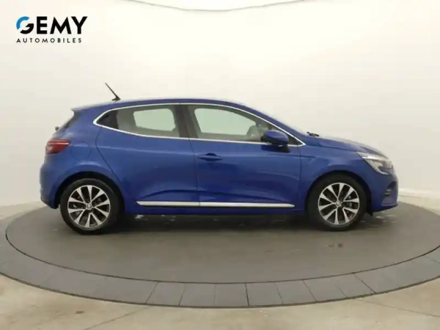 Renault Clio e-tech 140 - 21n — photo 25