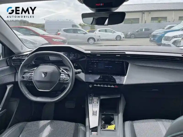 Peugeot 308 sw phev 180 e-eat8 — photo 8