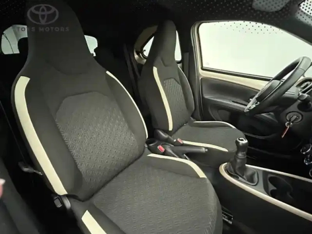 Toyota Aygo 1.0 vvt-i 72 design — photo 19