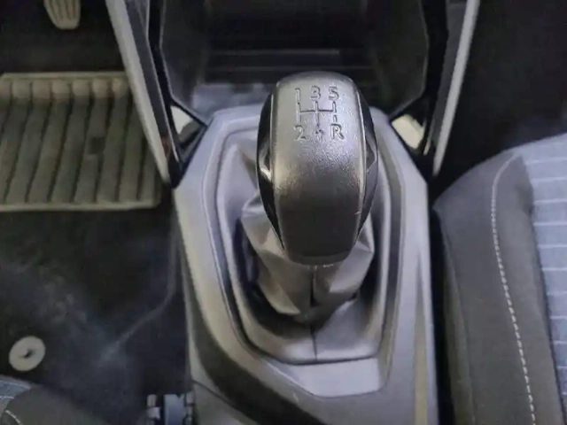 Peugeot 208 puretech 75 s&amp;s bvm5 — photo 39