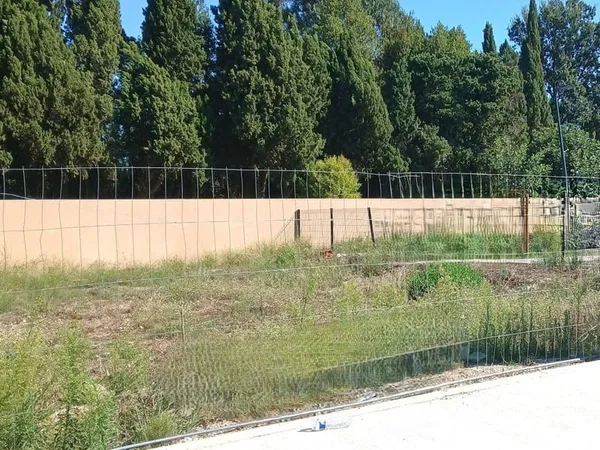 Terrain 255 m²