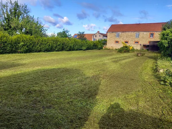 Terrain à bâtir de 894m2 à Aigueperse 60000€