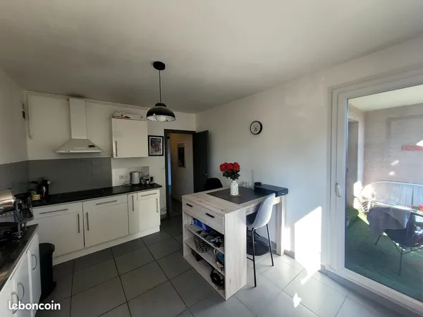 Annecy - Agréable appartement meublé 42 m² avec balcon dans résidence privée