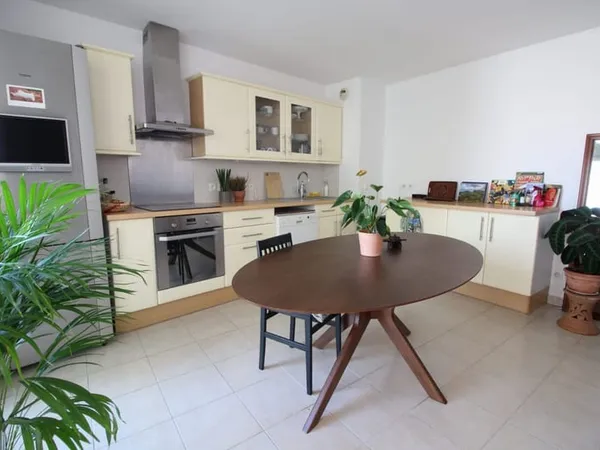 TOULON - APPARTEMENT TYPE 2 SAINT ROCH