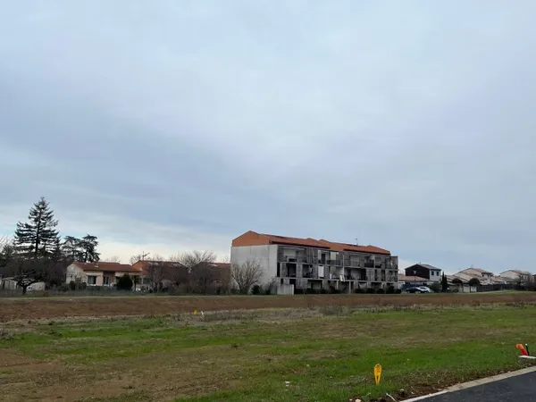 Terrain 340 m²