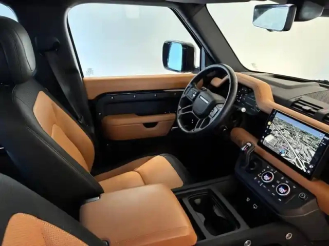 Land Rover Defender 110 2.0 p400e x-dynamic hse — photo 8