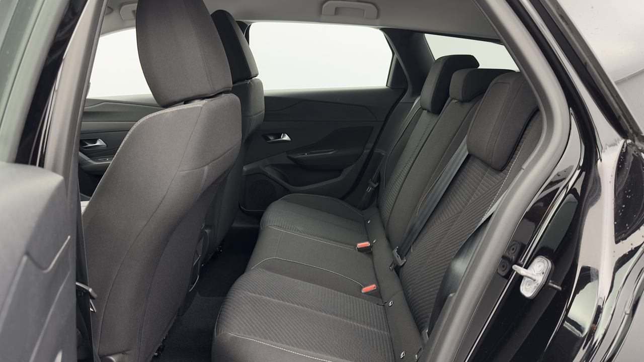 Peugeot 308 SW PHEV 180 e-EAT8 — photo 33
