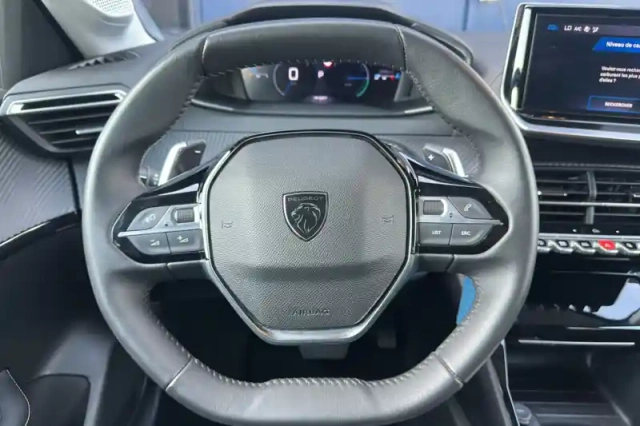 Peugeot 208 hybrid 100 e-dcs6 — photo 17