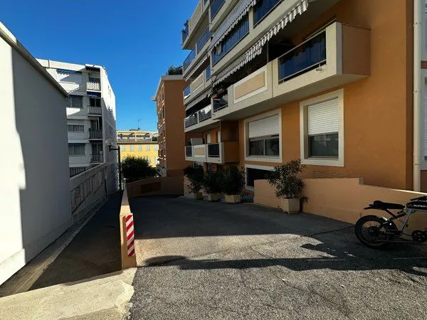 Garage à louer Beaulieu sur mer