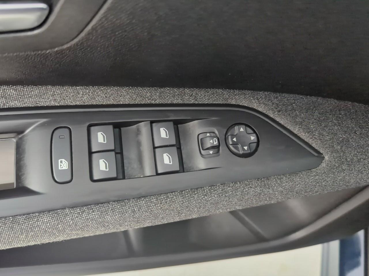 Peugeot 3008 puretech 130ch s&s bvm6 active pack — photo 26