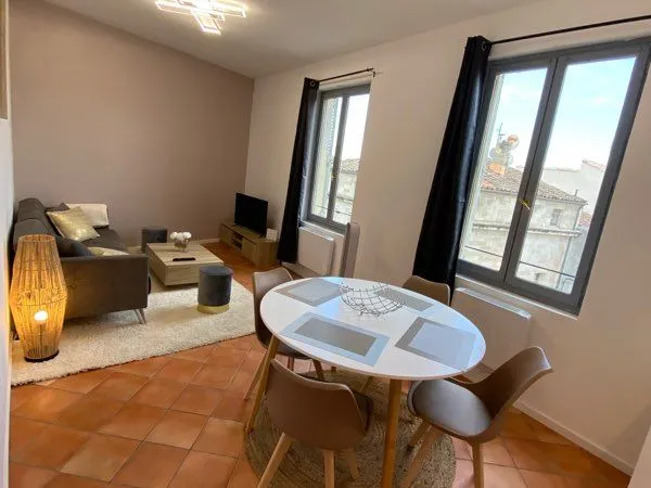 Location Étudiante T2 Intra Muros proche université