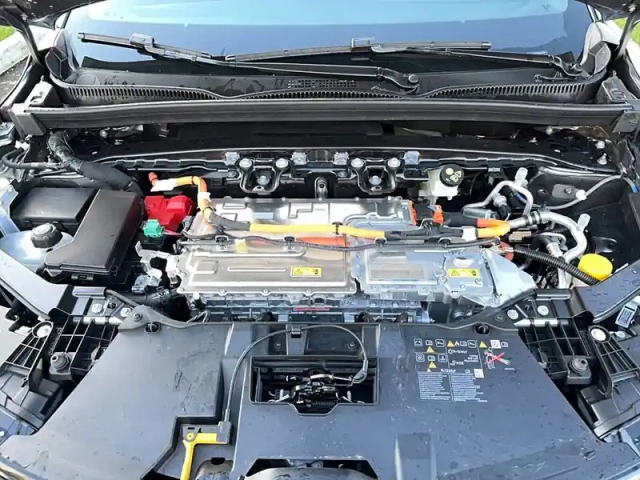 Renault Megane e-tech 220 ch autonomie confort gsr2 — photo 42