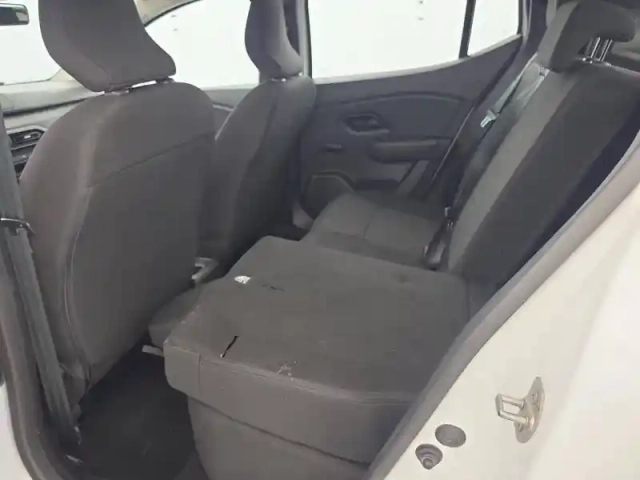 Dacia Sandero sce 65 — photo 11