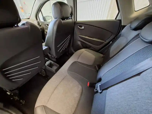 Renault Captur tce 90 energy — photo 18