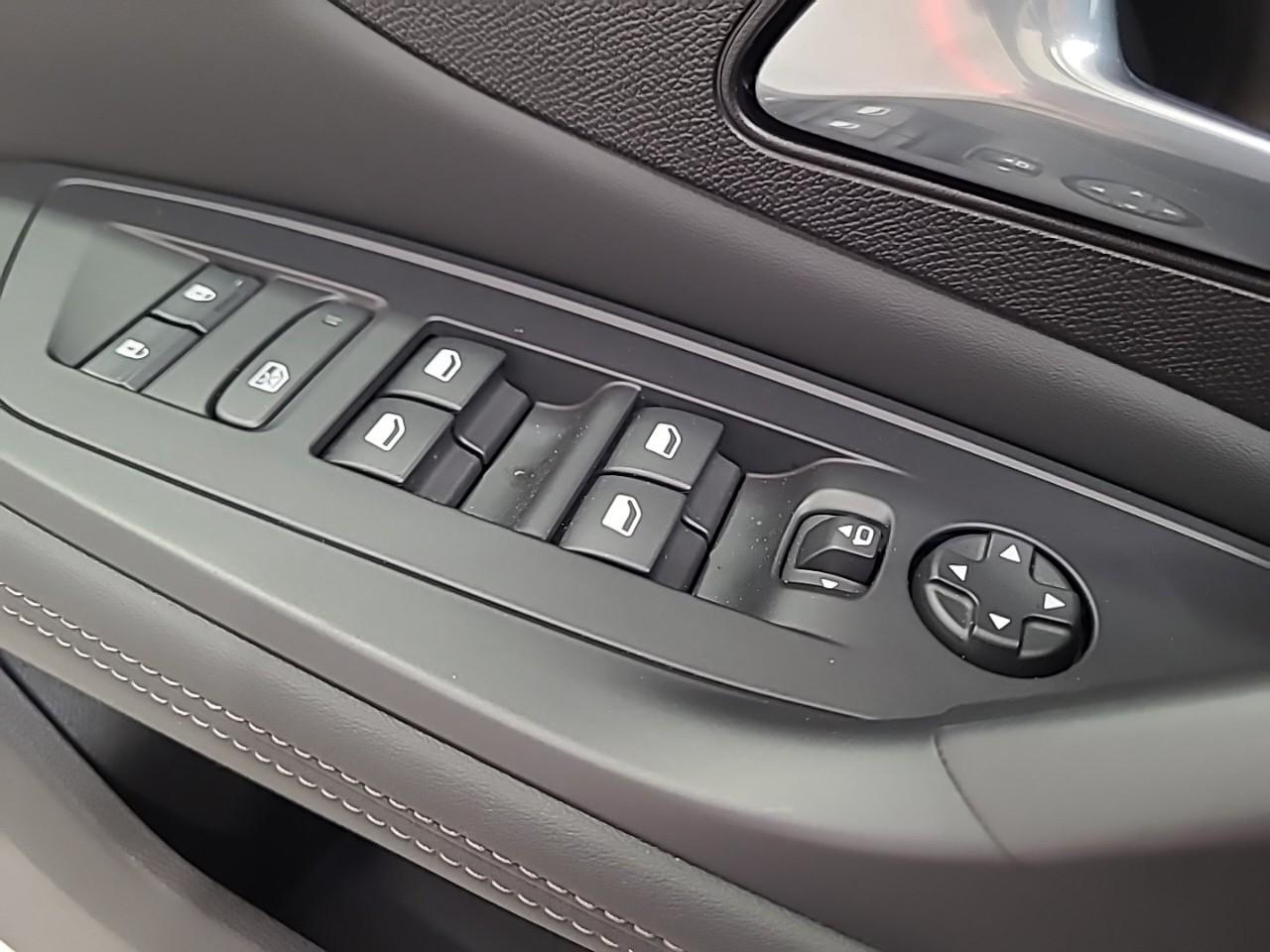 Peugeot 308 hybrid 145 e-dcs6 allure — photo 19