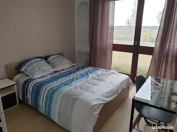 Bourges - Chambre meublée avec balcon privé - Colocation T4 - 389 CC