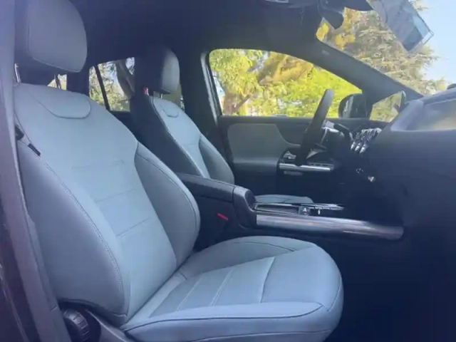Mercedes Eqa 250+ — photo 13