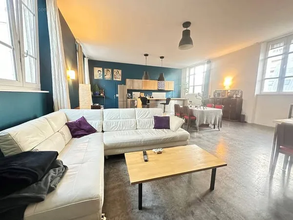BELFORT Coeur de ville - Loft avec place de parking privative (Réf VB3694)