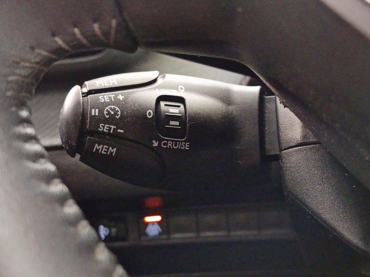 Peugeot 208 puretech 100 s&s bvm6 style — photo 25