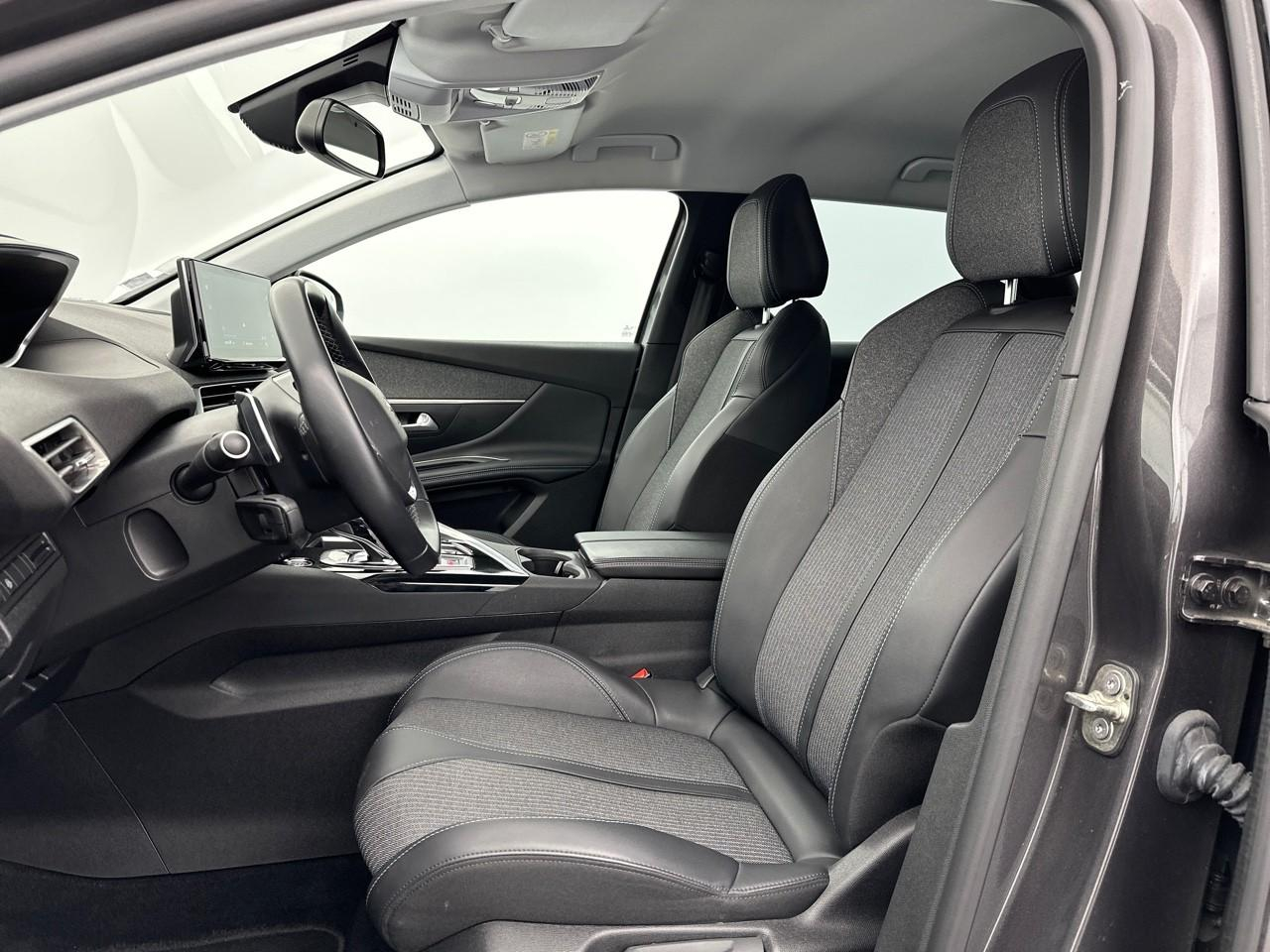 Peugeot 3008 puretech 130ch s&s eat8 allure pack — photo 9