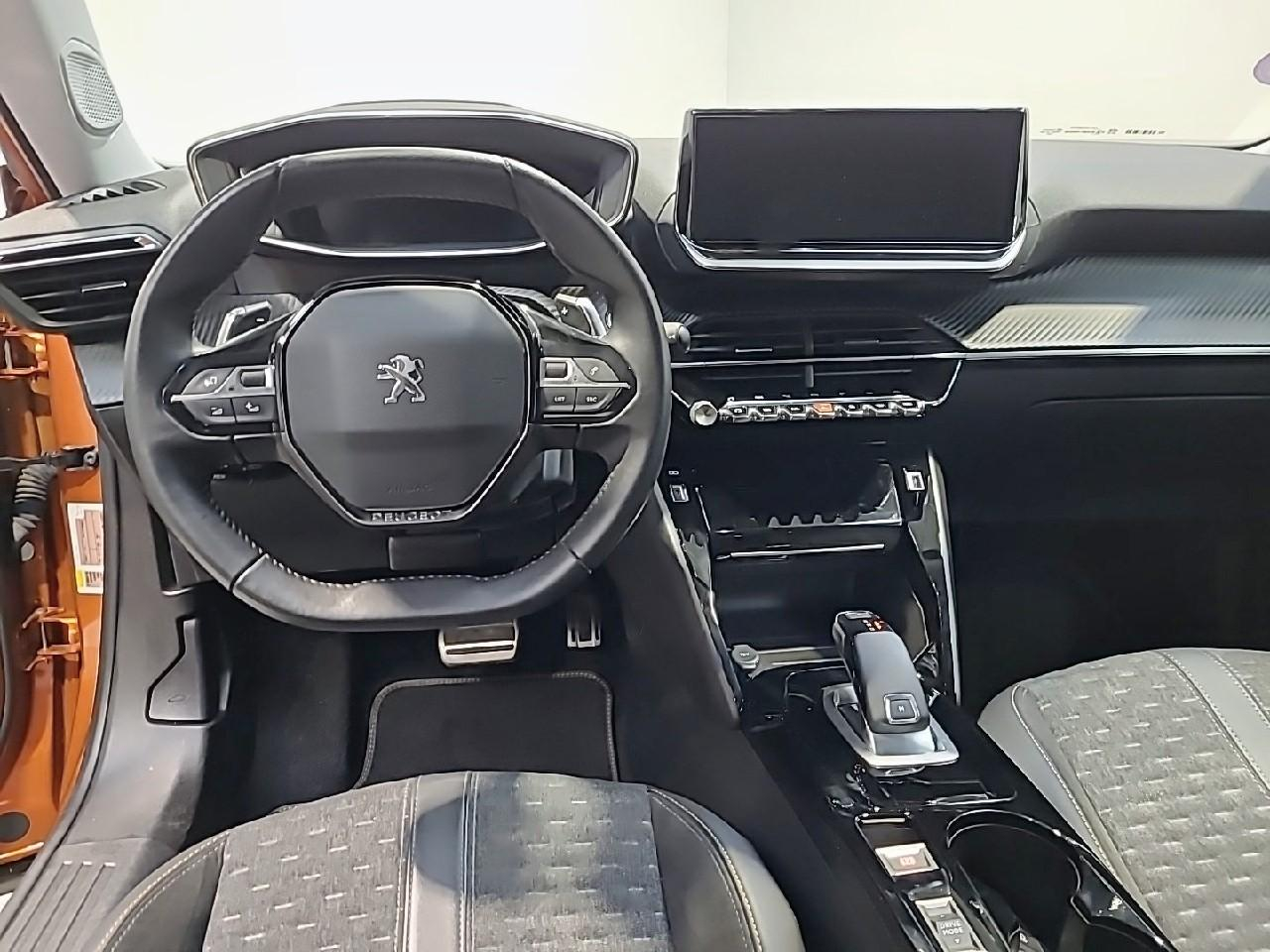 Peugeot 2008 puretech 130 s&s eat8 roadtrip — photo 12