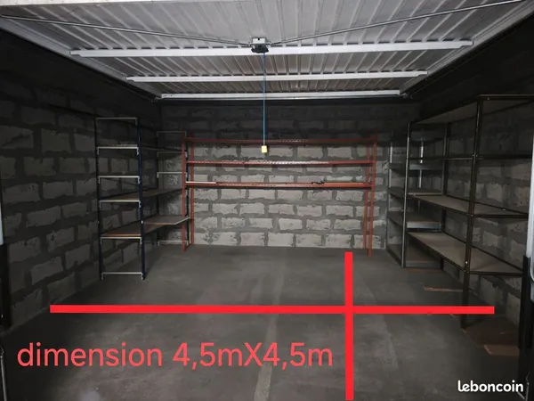 Grand garage box fermé 20m2