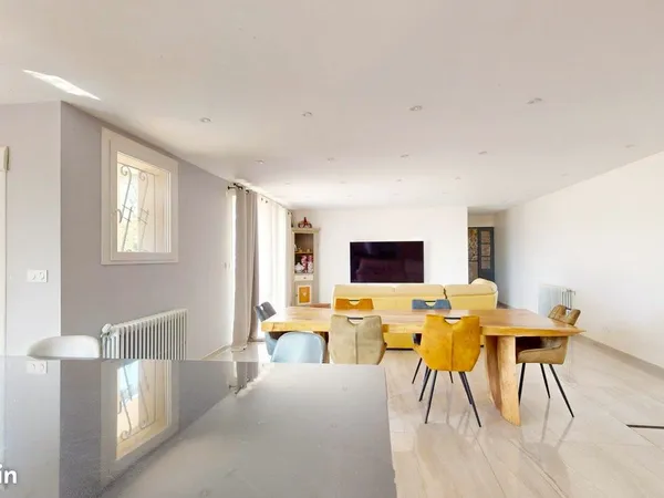Mas 160m² habitables - 440m² surface totale
