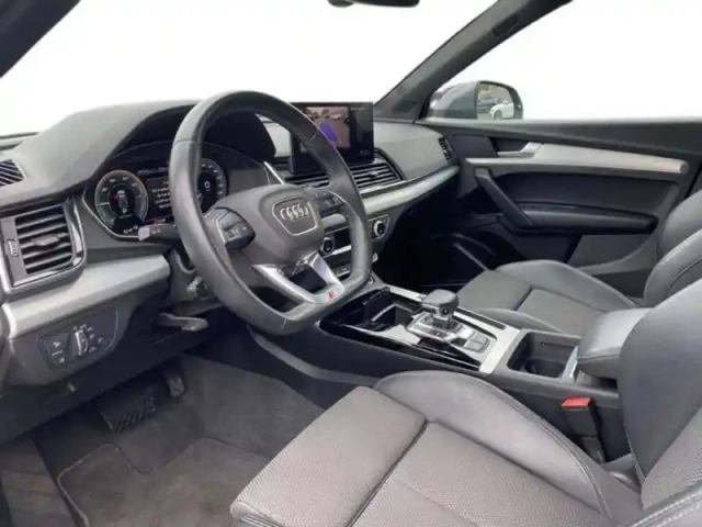 Audi Q5 55 tfsie 367 s tronic 7 quattro s line — photo 9