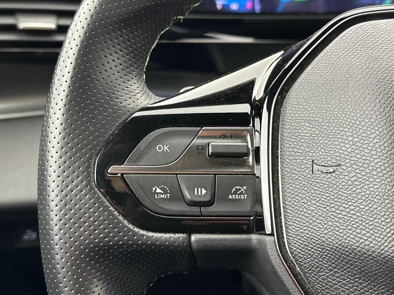 Peugeot 408 phev 225 e-eat8 first edition — photo 20
