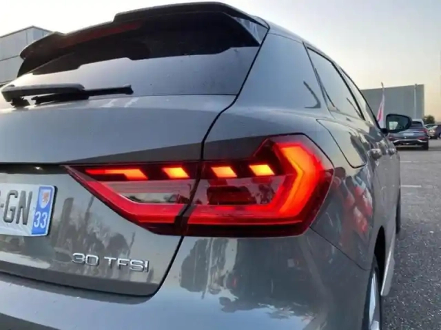 Audi A1 sportback 30 tfsi (1.0 116ch) s troni — photo 5