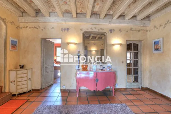 Maison 6 pièces 248 m²