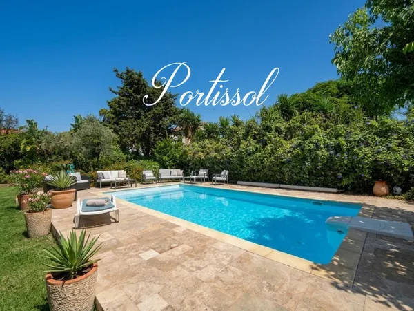 Villa 8 pièces 200 m²
