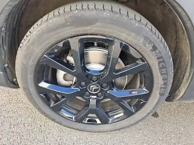 Citroën C5 Aircross hybride rechargeable 225 e-eat8 — photo 13
