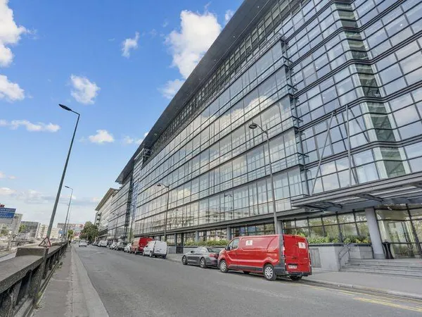 Bureau 3118 m²