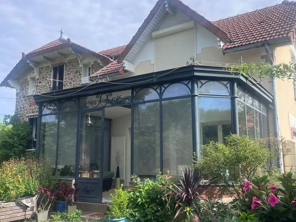 Maison 9 pièces 230 m²