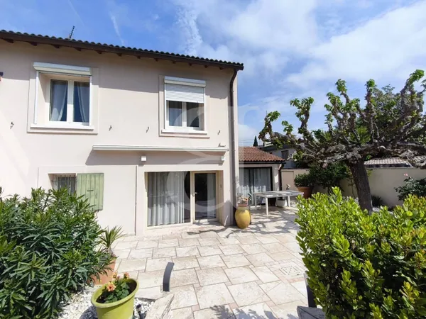 Villa 4 pièces 147 m²