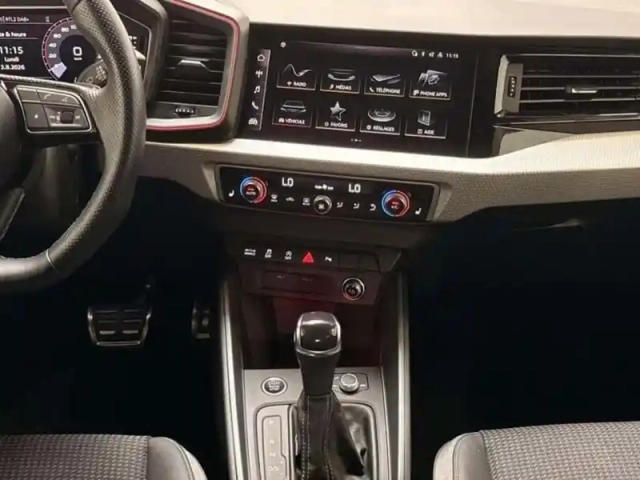 Audi A1 40 tfsi 207 ch s tronic 7 s line — photo 10