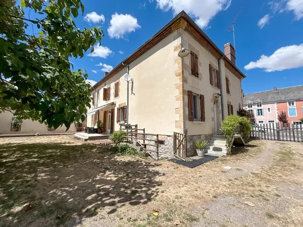 Immeuble à vendre Bézenet