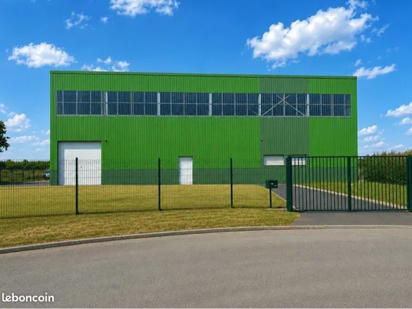 Hangar à louer