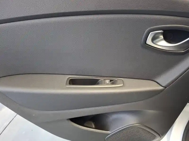 Renault Captur tce 90 energy — photo 20