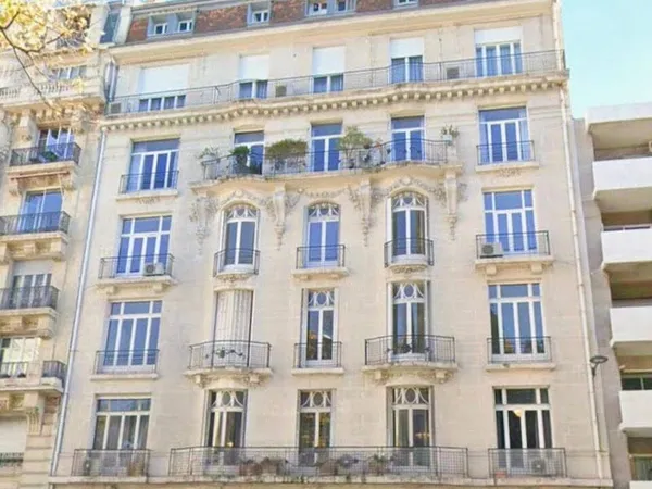 Bureau 350 m²