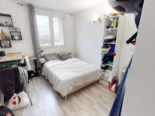 Chambre 5 pièces 56 m²