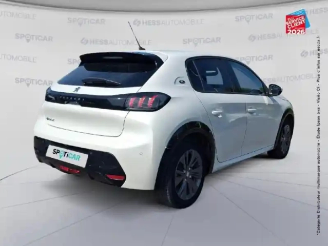 Peugeot 208 e- 136ch allure pack — photo 6