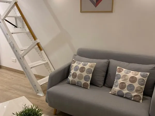 Charmant studio meuble - centre Léré