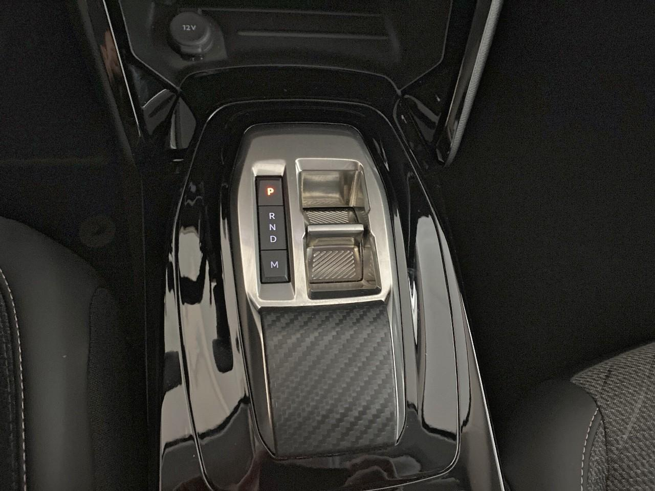 Peugeot 208 hybrid 110 ch e-dcs6 allure — photo 17