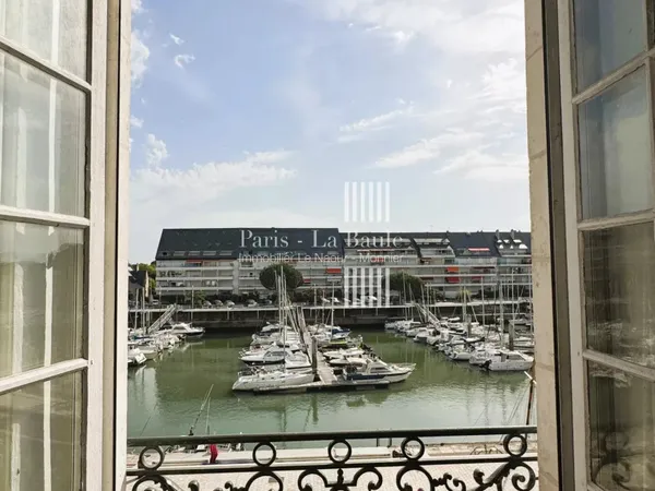 Le Pouliguen Hotel particulier sur le port