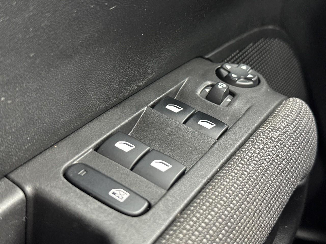 Citroën C3 Aircross puretech 130 s&s eat6 shine — photo 16