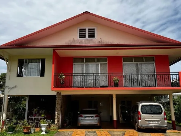 Maison 6 pièces 247 m²