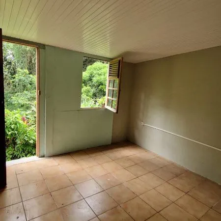 Appartement 3 chambres Gros Morne + Jardin+ Parking (toutes charges comprises) 720 euros