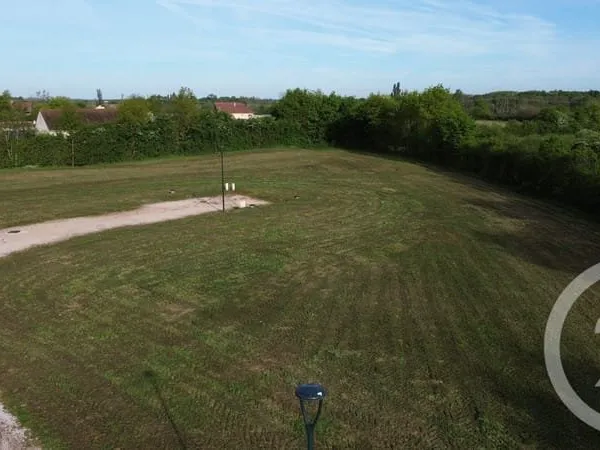 Terrain 813 m²